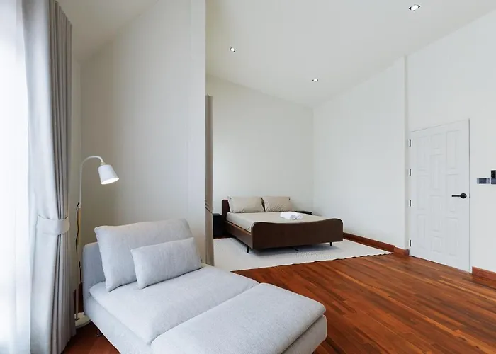 Luxurysukhumvithouse 2br 2bath Kitchen Netflix 1lv 160sqmeteres ヴィラ バンコク都