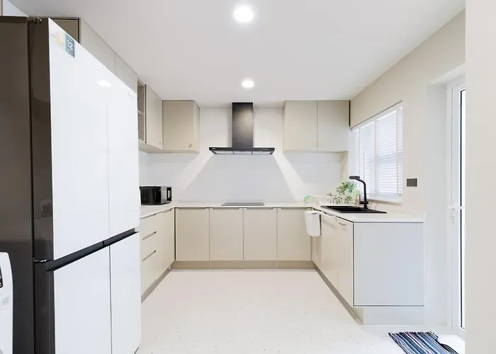 Luxurysukhumvithouse 2br 2bath Kitchen Netflix 1lv 160sqmeteres ヴィラ *