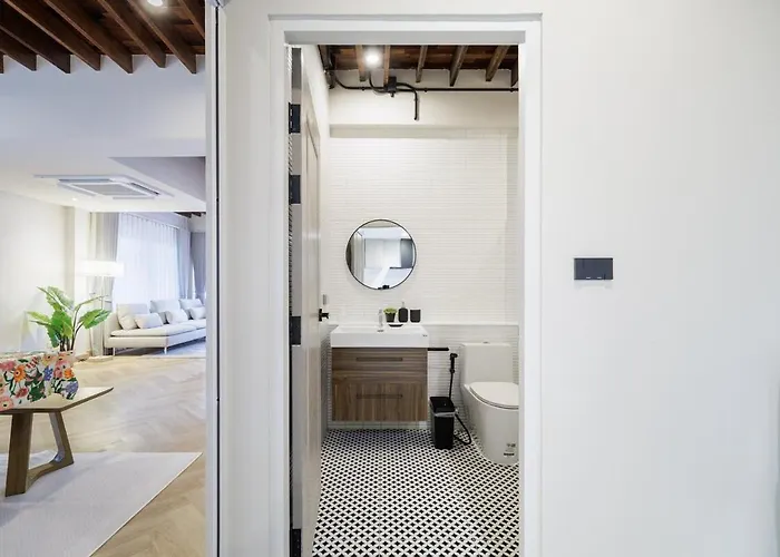 ヴィラ Luxurysukhumvithouse 2br 2bath Kitchen Netflix 1lv 160sqmeteres *