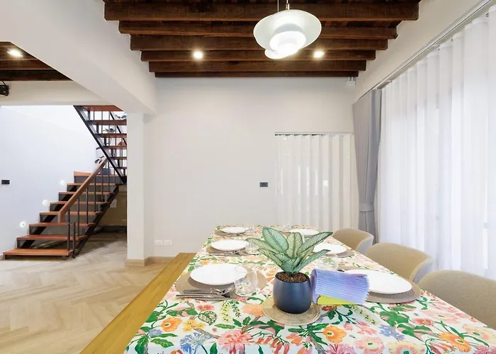 Luxurysukhumvithouse 2br 2bath Kitchen Netflix 1lv 160sqmeteres ヴィラ
