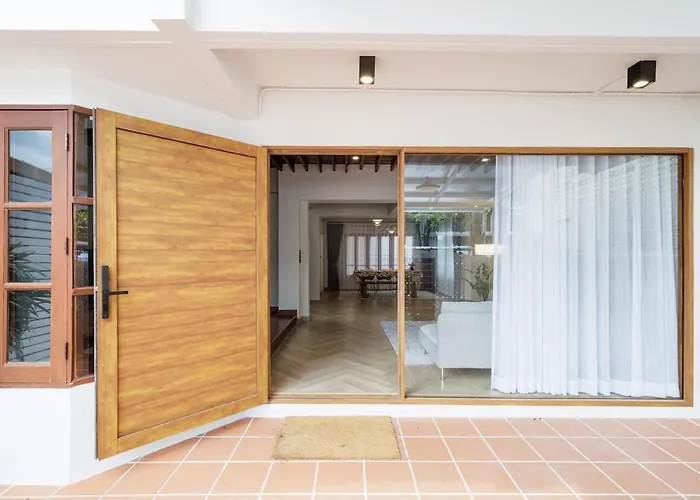 ヴィラ Luxurysukhumvithouse 2br 2bath Kitchen Netflix 1lv 160sqmeteres バンコク都